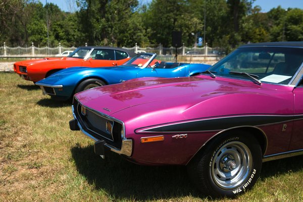 Dicas de moda: escolhendo roupas ideais para climas de transição entre estações